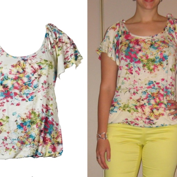 Floral shoulder cut-out top - Picture 5 of 5